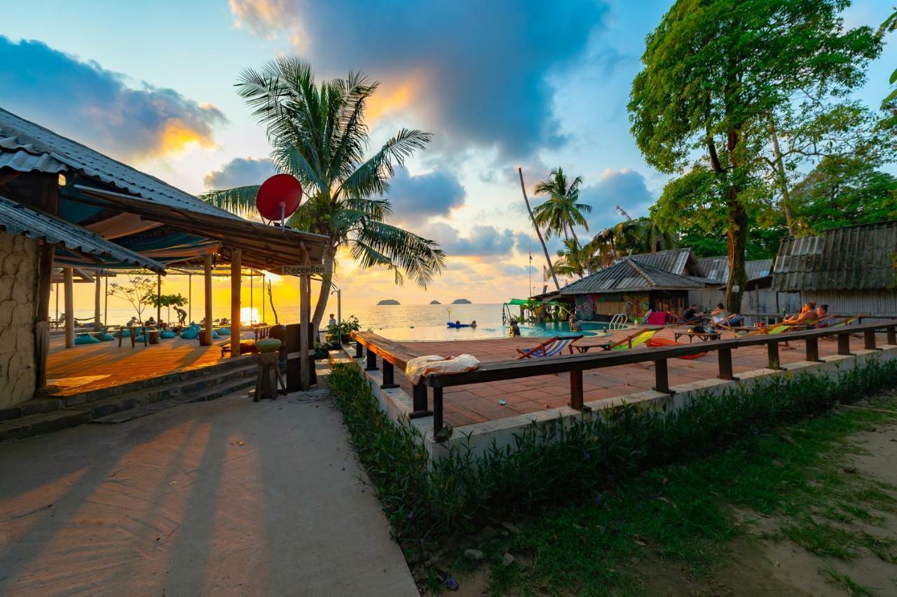Отель Siam Hut Ко Чанг Экстерьер фото