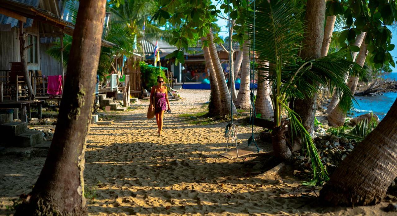 Отель Siam Hut Ко Чанг Экстерьер фото